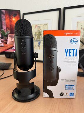 Blue Yeti USB Microphone Blackout w/ Pop Filter & Mic Cover Excellent Condition